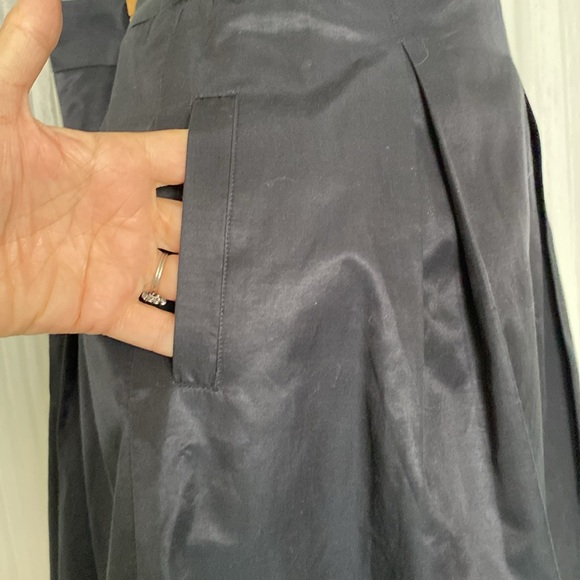 BCBGMaxAzria wide pleats black skirt! Size 12 - Picture 6 of 13